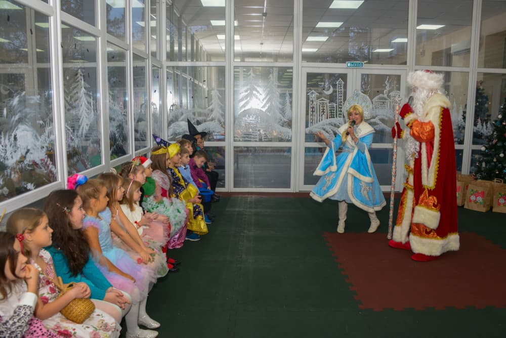 С наступающим Новым годом, первоклассники!